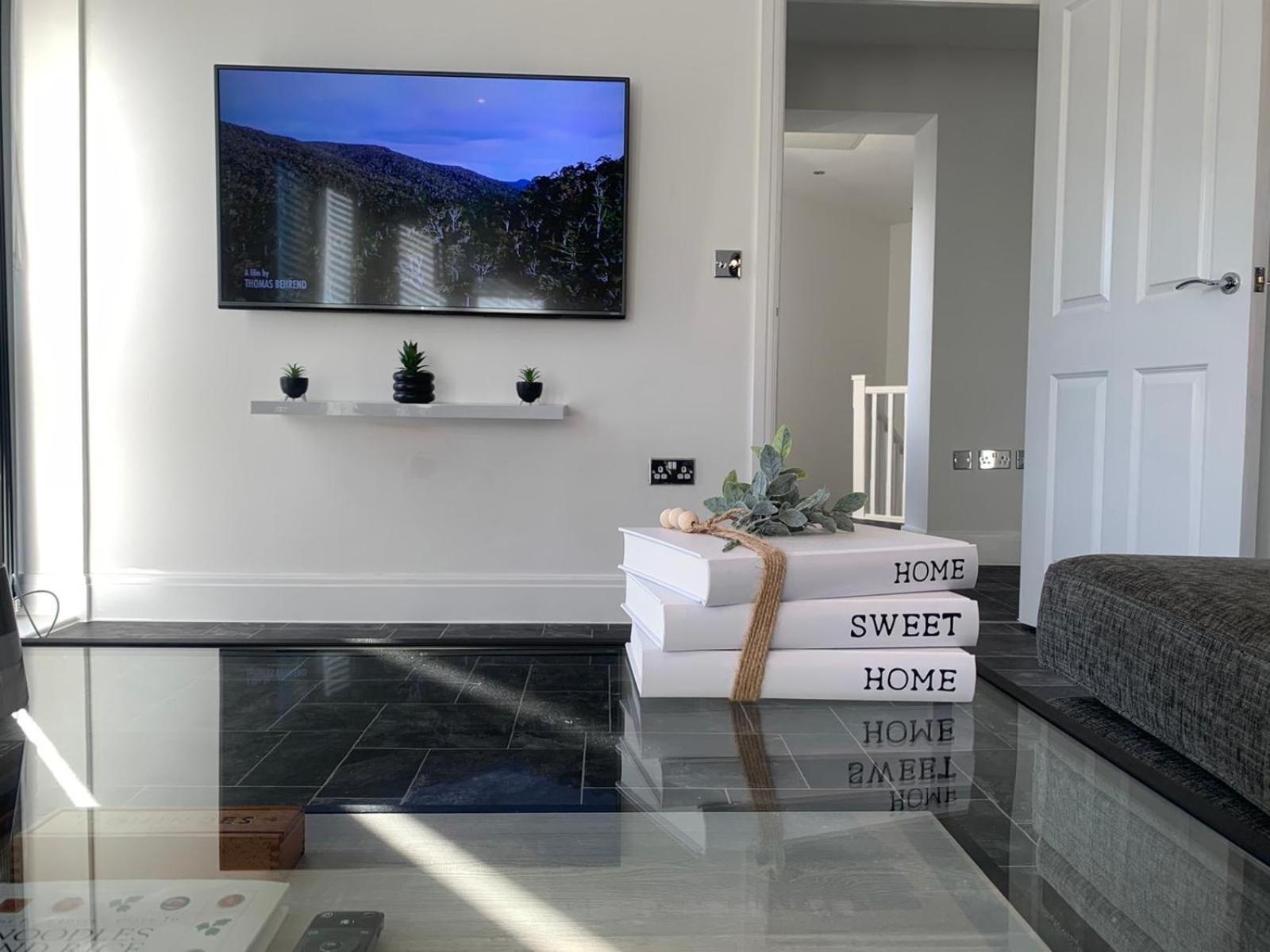 Luxury 2 Bedroom Northampton Townhouse With Balcony Zewnętrze zdjęcie