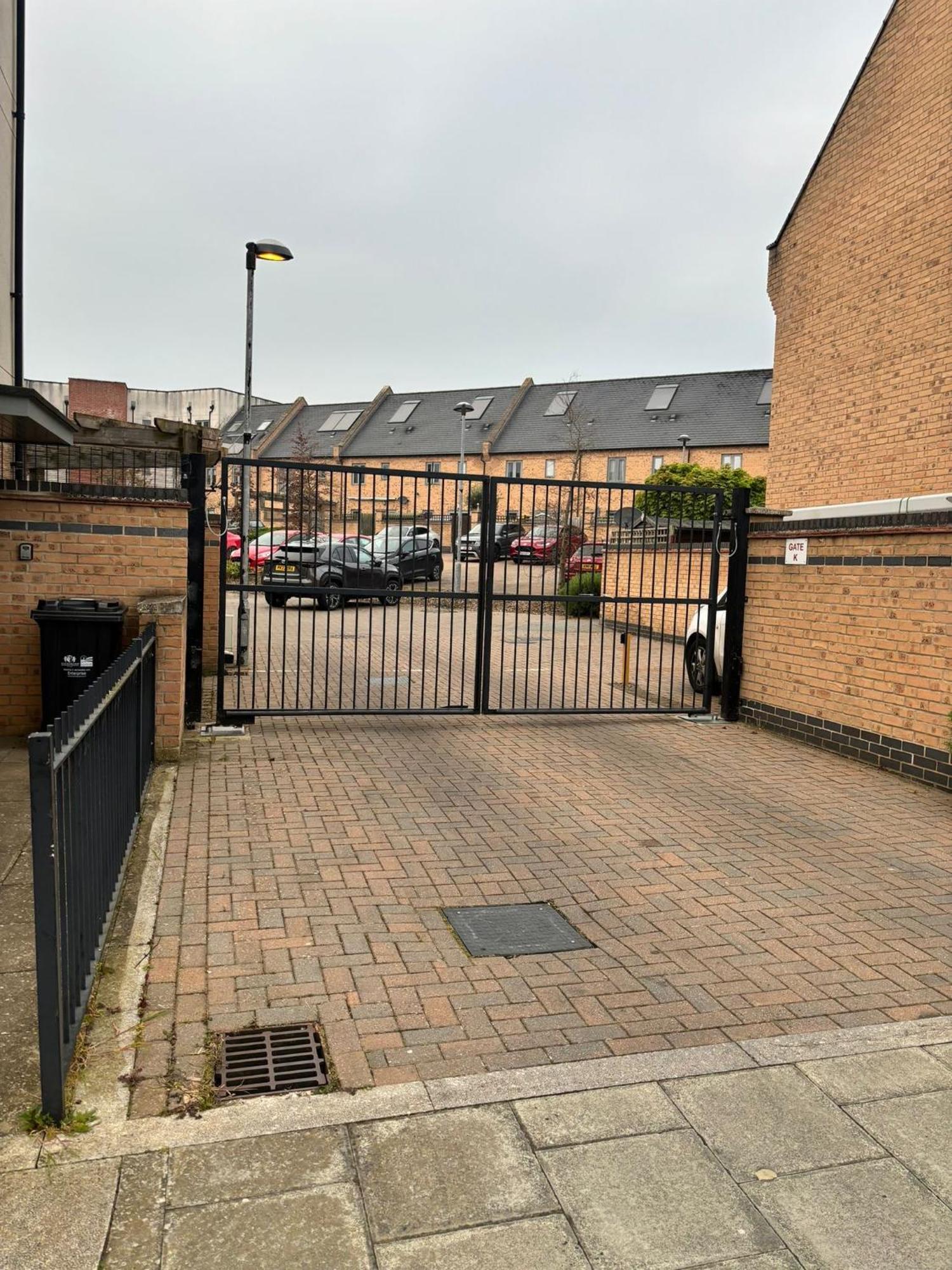 Luxury 2 Bedroom Northampton Townhouse With Balcony Zewnętrze zdjęcie